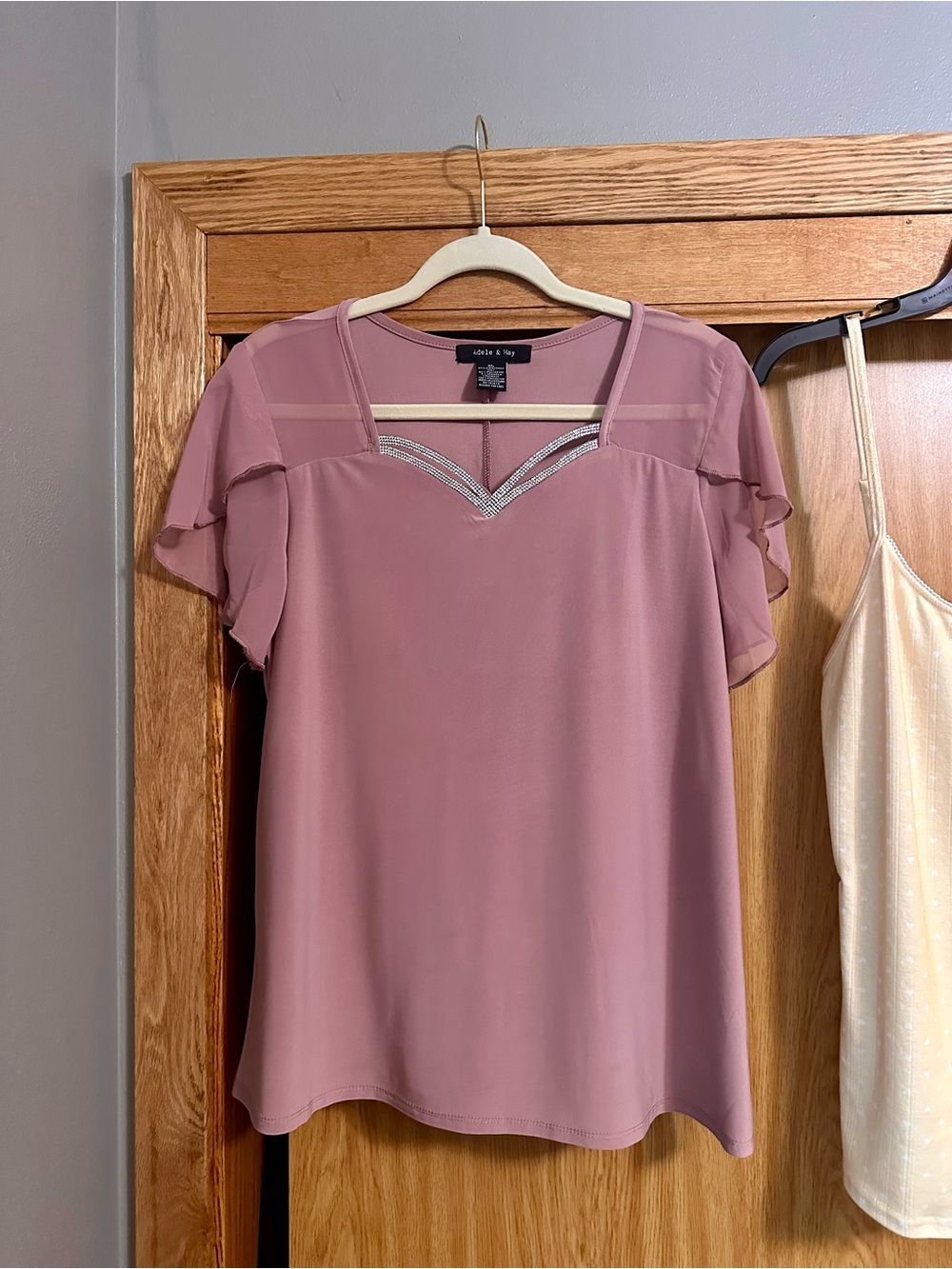 Women’s top lot - Picture 2 of 8
